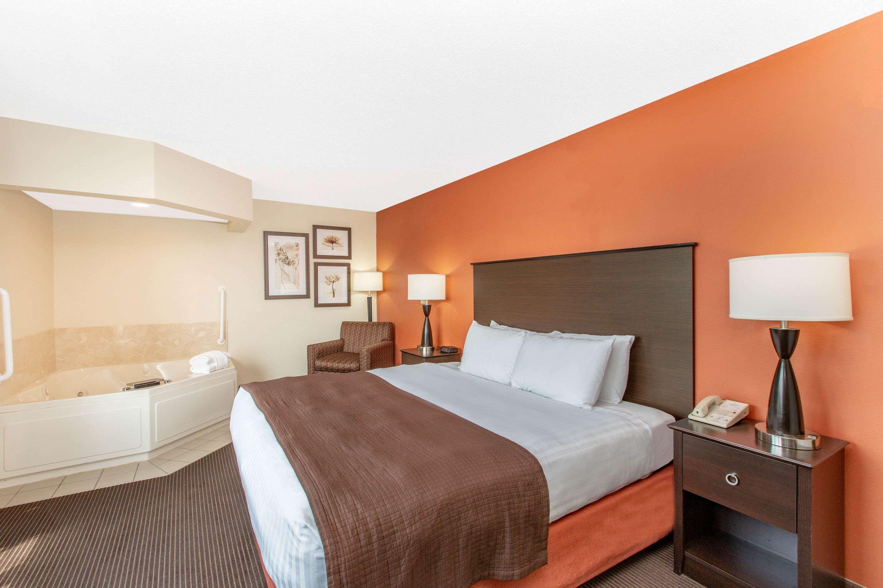 Americinn By Wyndham Ottumwa Eksteriør billede